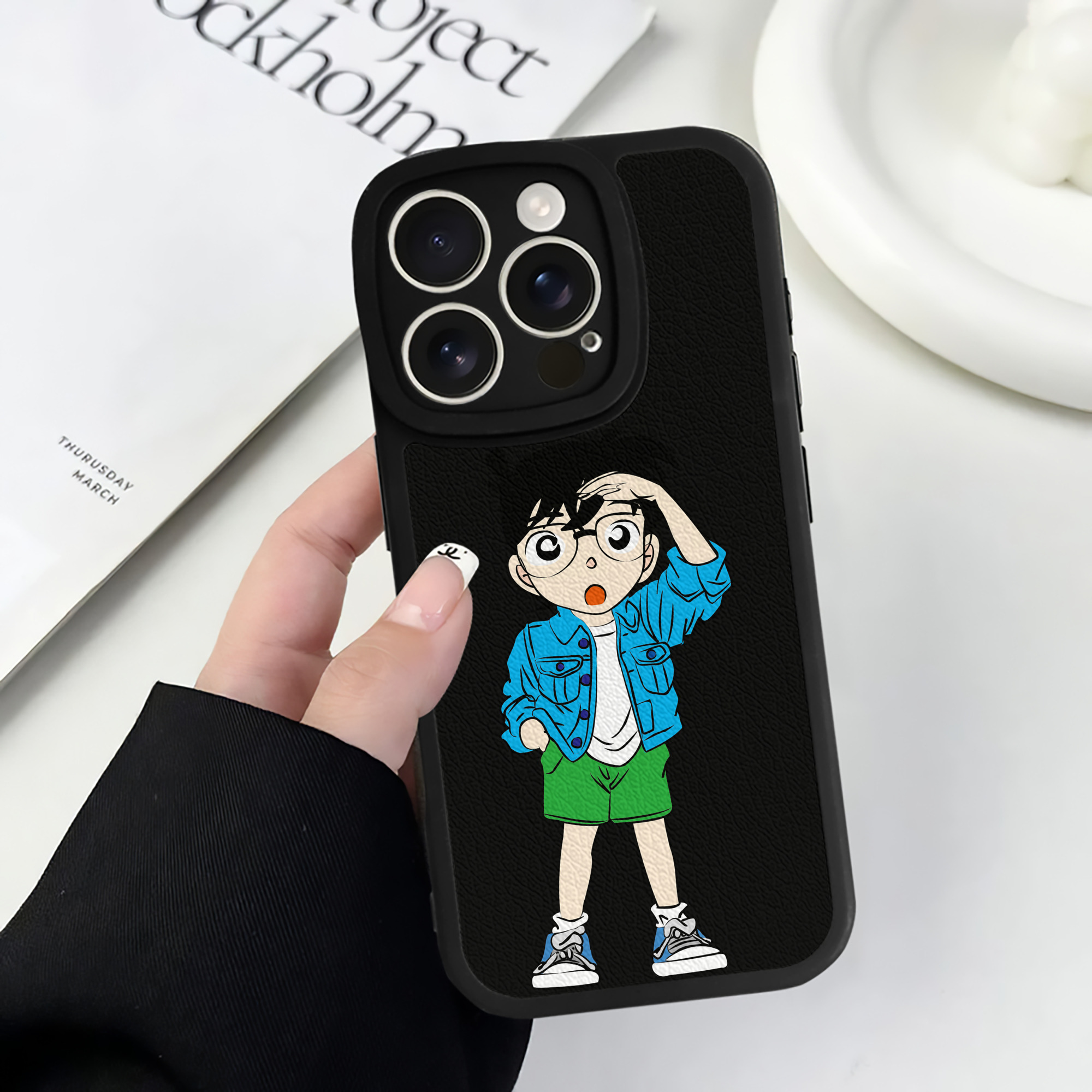 （画像用） 名探偵コナン 江戸川 コナン Detective Conan Conan Edogawa 【iPhone 16シリーズ対応】シリコンスマホケース（レザー調） 材質：シリコン